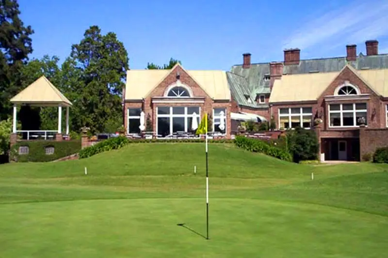 Martindale Country Club